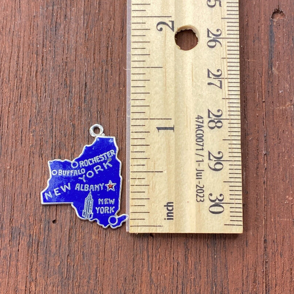 Vintage 925 Sterling Silver Dark Blue Enamel "New York" State Map Pendant Charm - Picture 3 of 3